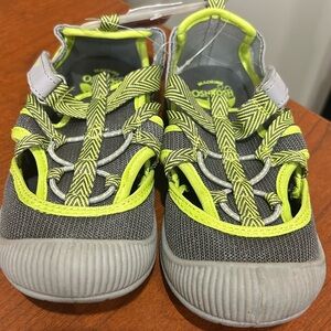 NWT OshKosh Everplay Flexible Outsole Bump Toe Sandal Neon Green Toddler Size 12